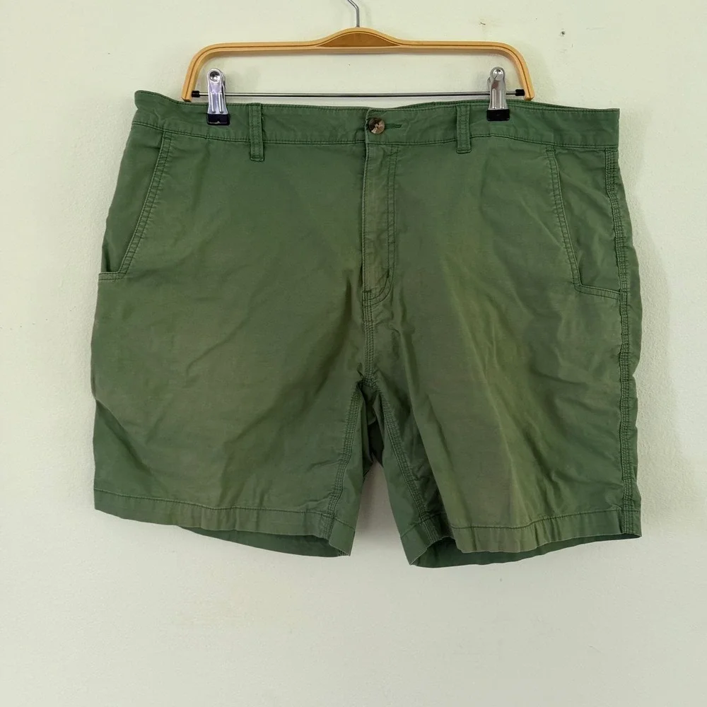 Mountain Khakis Mens Olive Green Classic Fit Chino Shorts Size 40x8 Cotton Blend